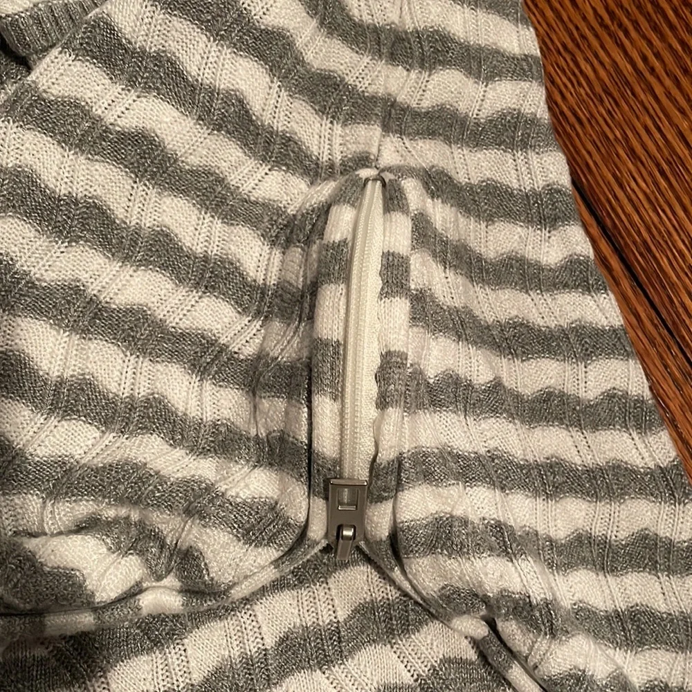JOHN + JENN Striped Crew Neck Sweater - Picture 5 of 10